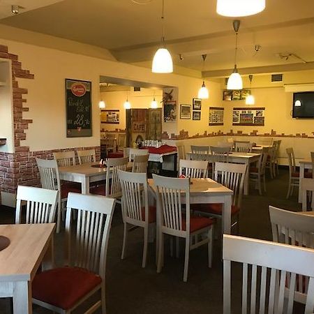 Hotel Zimni Stadion Наход Екстер'єр фото