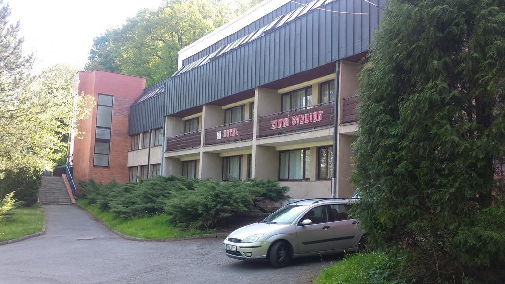 Hotel Zimni Stadion Наход Екстер'єр фото