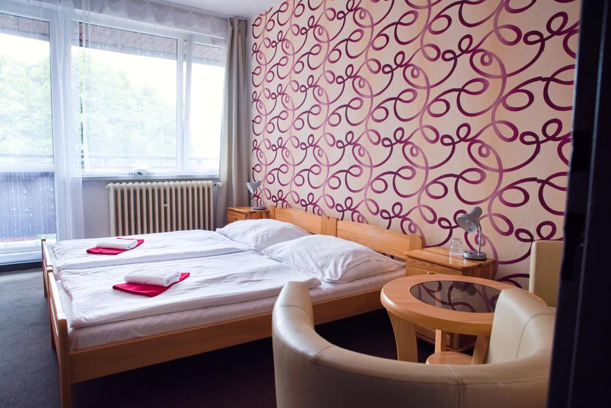 Hotel Zimni Stadion Наход Екстер'єр фото