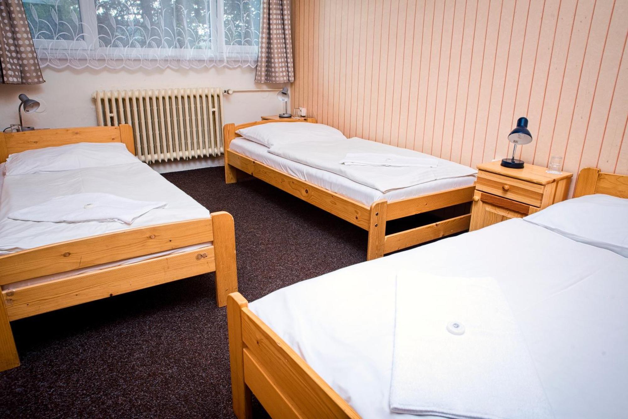 Hotel Zimni Stadion Наход Екстер'єр фото