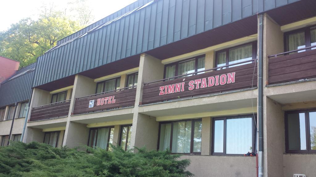 Hotel Zimni Stadion Наход Екстер'єр фото