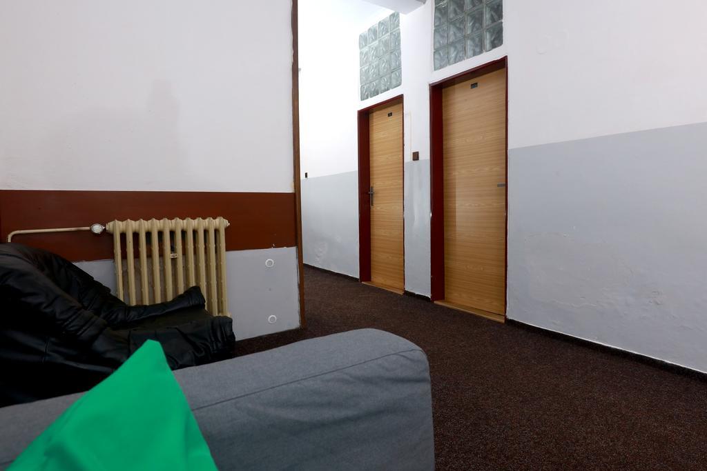 Hotel Zimni Stadion Наход Екстер'єр фото