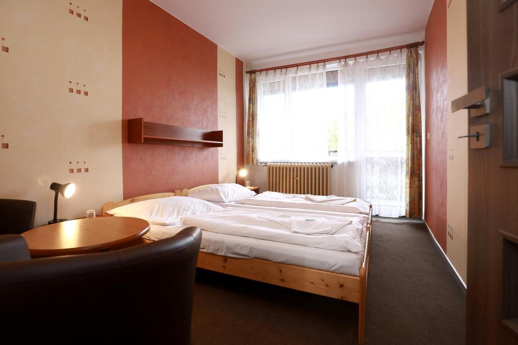 Hotel Zimni Stadion Наход Екстер'єр фото