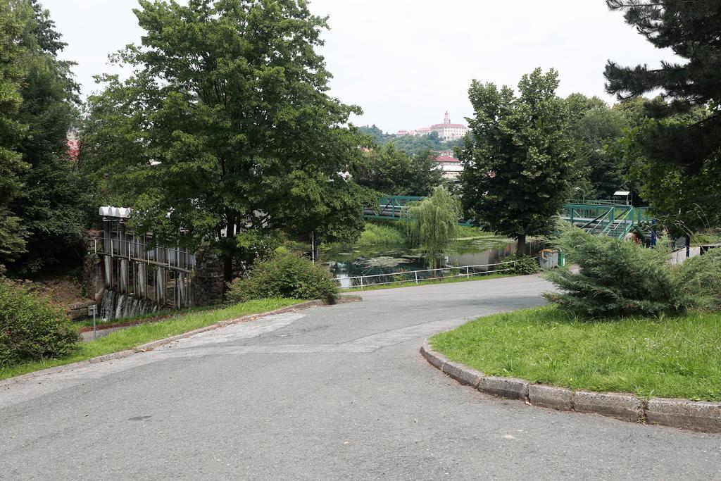 Hotel Zimni Stadion Наход Екстер'єр фото